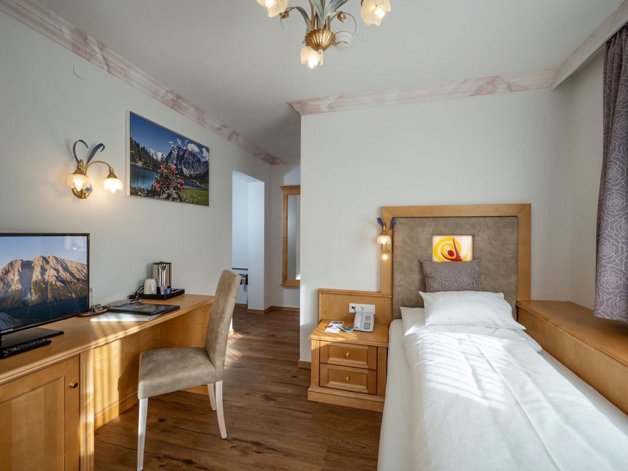 Alpenhotel Karwendel -Adults Only- Leutasch Bagian luar foto